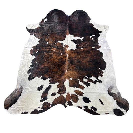 Tricolor Cowhide Rug (48.75 sq ft) Size: 8x7.2 feet Colombia-152