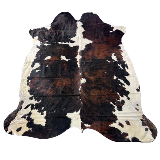 Tricolor Cowhide Rug (45 sq ft) Size: 7.5x7 feet Colombia-219