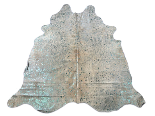 Tapis en cuir de vache métallisé délavé à l'acide turquoise (un peu de beige en arrière-plan) Taille : 8x7 pieds D-321