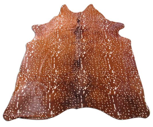 Tapis en peau de vache à imprimé cerf Axis (quelques variations de couleurs + 1 patch) Taille : 6 3/4x6 pieds C-1431