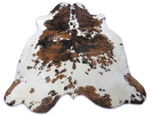 Magnifique tapis en peau de vache tricolore Dimensions : 7x6,7 pieds C-1833