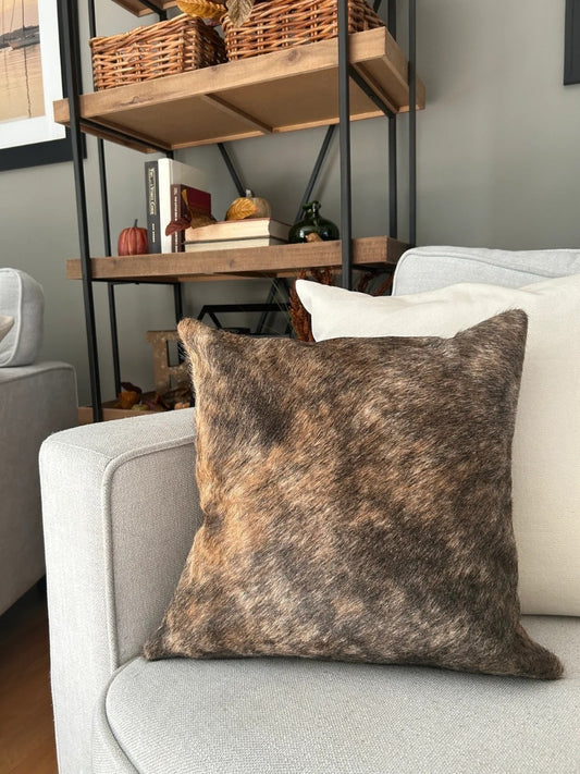 Housse de coussin en cuir de vache 15 x 15 po Housse de coussin en cuir de vachette bringé / Housse de coussin en cuir de vachette naturel - Carré - Taille : 15 po x 15 po