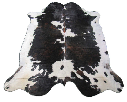 Grand tapis en peau de vache tricolore (principalement des tons foncés) Taille : 8x7 pieds M-1205