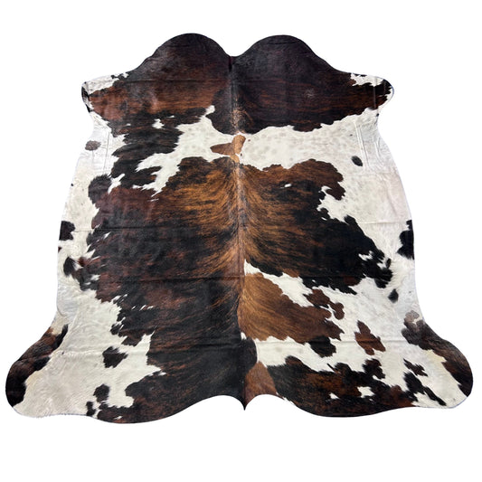 Tricolor Cowhide Rug (47 sq ft) Size: 7.5x7 feet Colombia-251