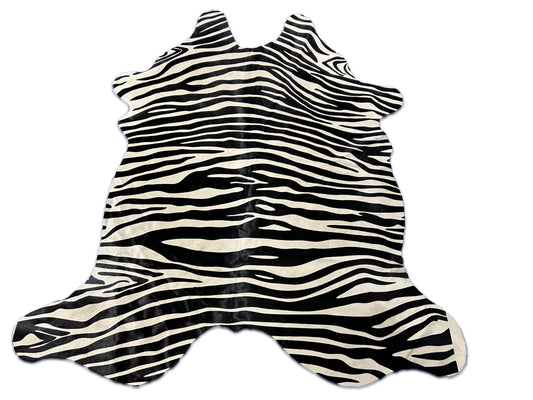 Black & White Zebra Print Cowhide Rug Size: 7x5.7 feet D-043