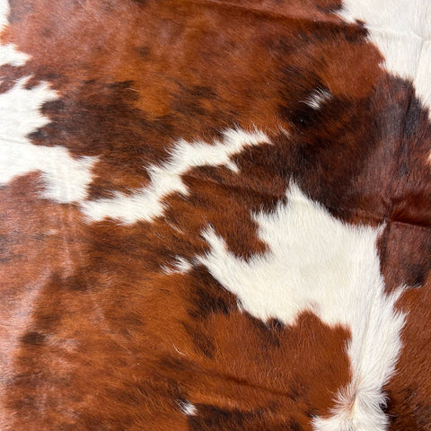 Tricolor Cowhide Rug (predominantly brown) Size: 7.2x7 feet D-485