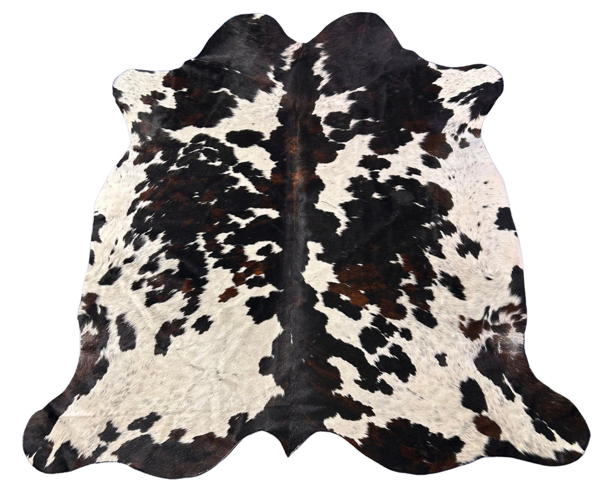 Tricolor Cowhide Rug (predominantly black and white) Size: 7x7 feet D-527