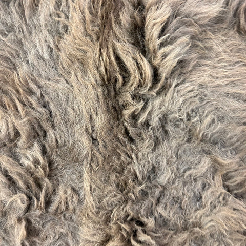 Bison Skin (huge, winter coat, beautiful and huge skin) Size: 8x7 feet LOT # 9