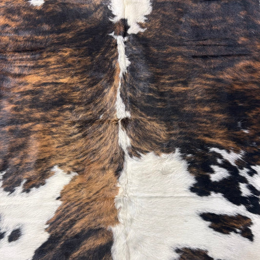 Tricolor Cowhide Rug (41.25 sq ft) Size: 7.5x6.5 feet Colombia-189