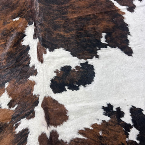 Tricolor Cowhide Rug (40.50 sq ft) Size: 7.5x7 feet Colombia-191