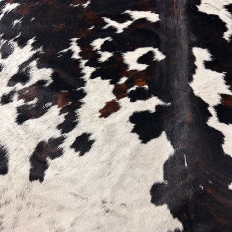 Tricolor Cowhide Rug (predominantly black and white) Size: 7x7 feet D-527