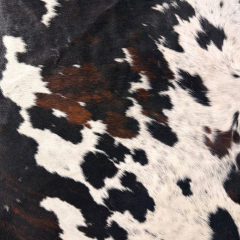 Tricolor Cowhide Rug (predominantly black and white) Size: 7x7 feet D-527