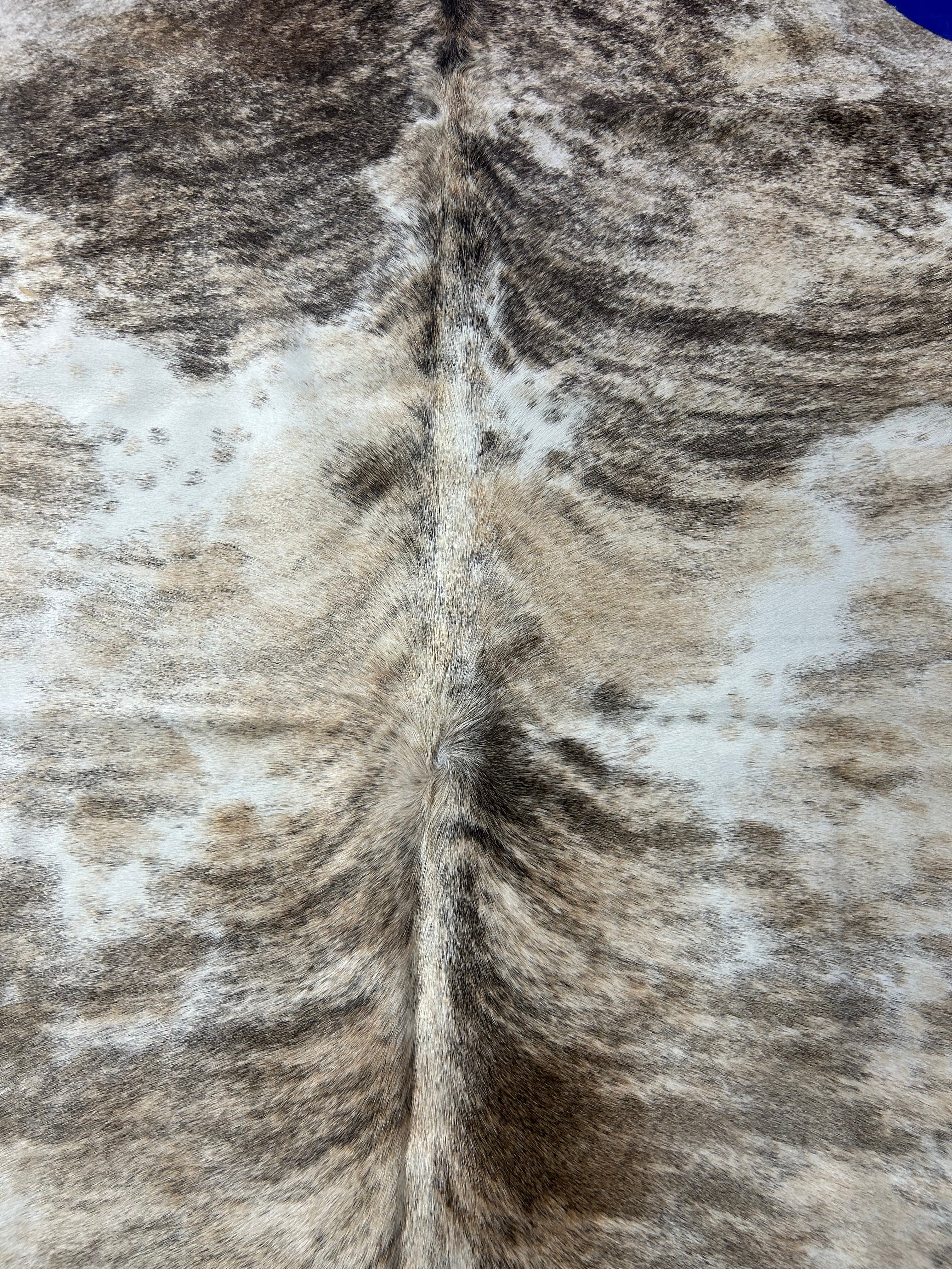 Speckled Light Brindle Brazilian Tricolor Cowhide Rug Size: 7x7 feet O-406