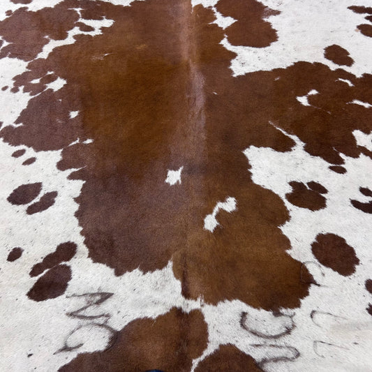 Brown and White Spotted Cowhide Rug Size: 8x7 feet Z-324