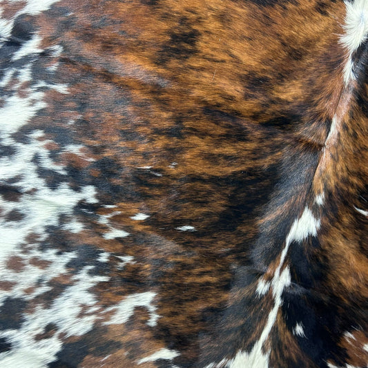 Tricolor Cowhide Rug (35 sq ft) - GORGEOUS Size: 7x6 feet Colombia-104