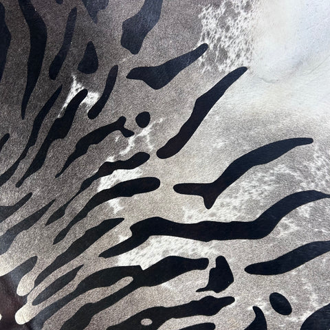 Gorgeous Tiger Print Cowhide Rug (grey and white background) Size: 8x7.2 feet Z-020