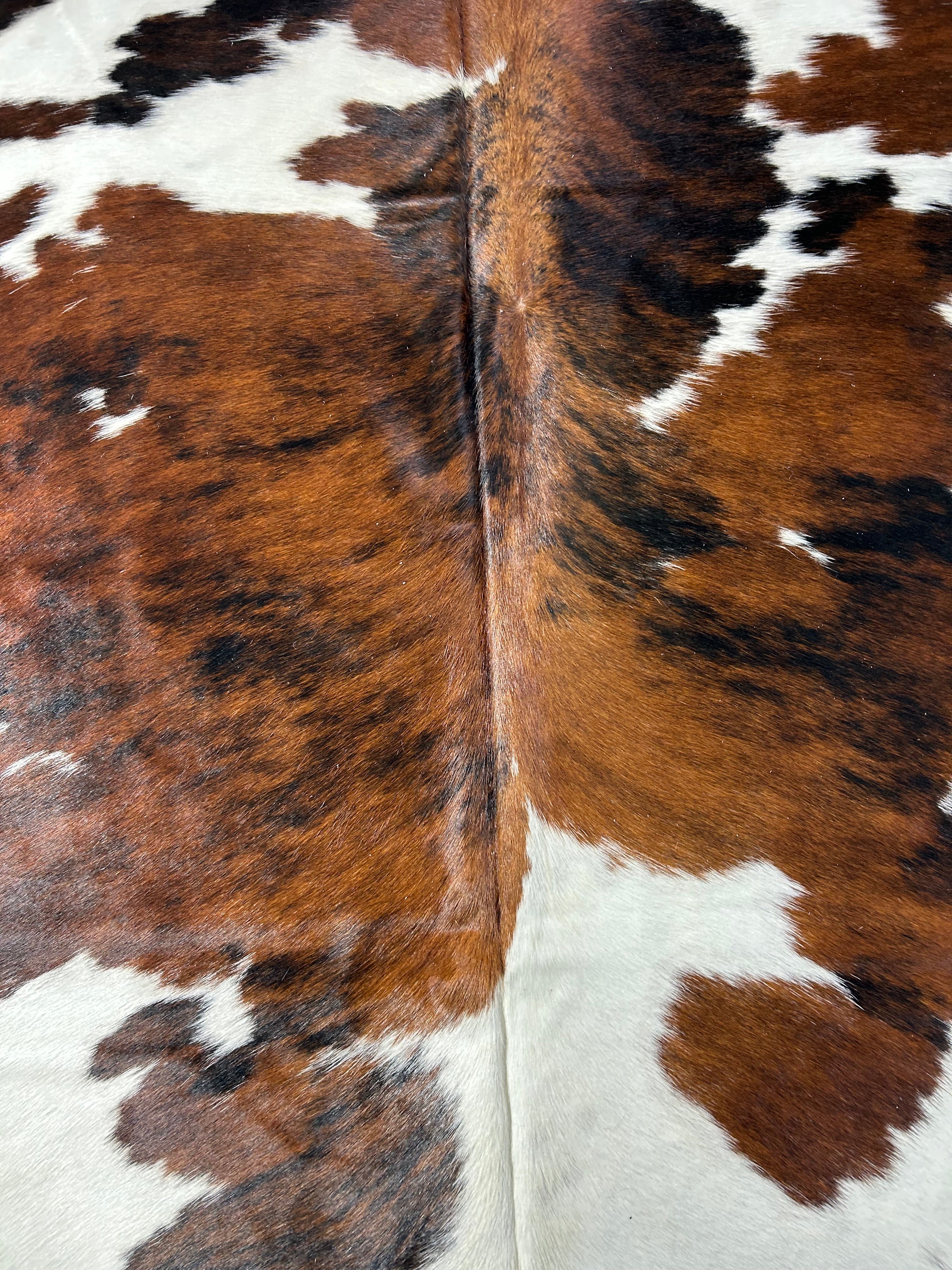 Tricolor Cowhide Rug (brown tones are predominant) Size: 8x6.7 feet D-006