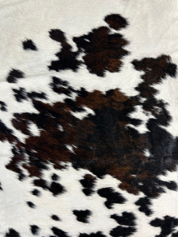 Speckled Tricolor Cowhide Rug (almost black but is tricolor) Size: 8x7.2 feet D-007