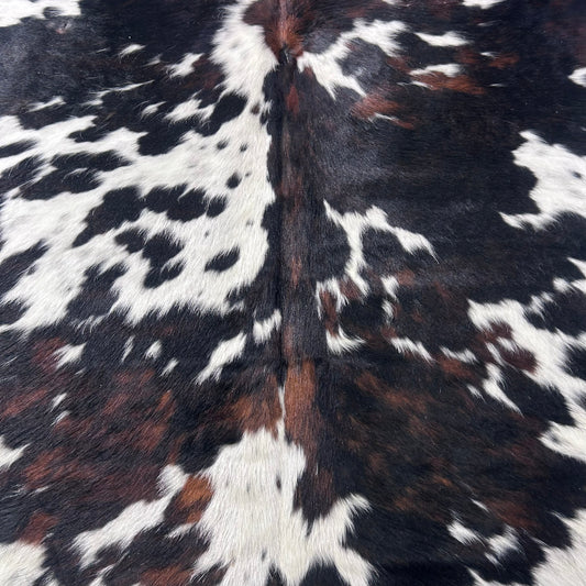 Tricolor Cowhide Rug (31 sq ft) Size: 7x5.5 feet Colombia-179
