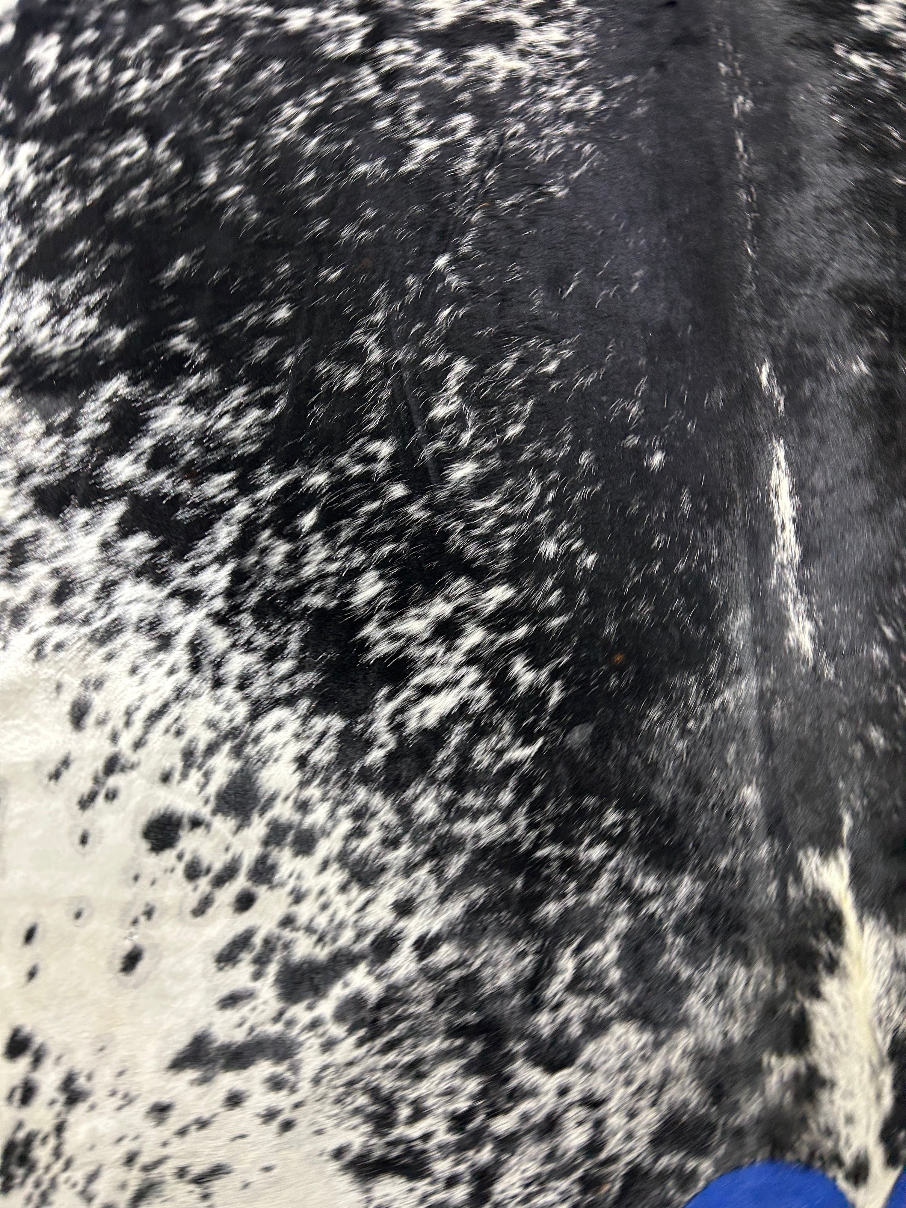Black & White Speckled Cowhide Rug Size: 7.5x6 feet C-1734