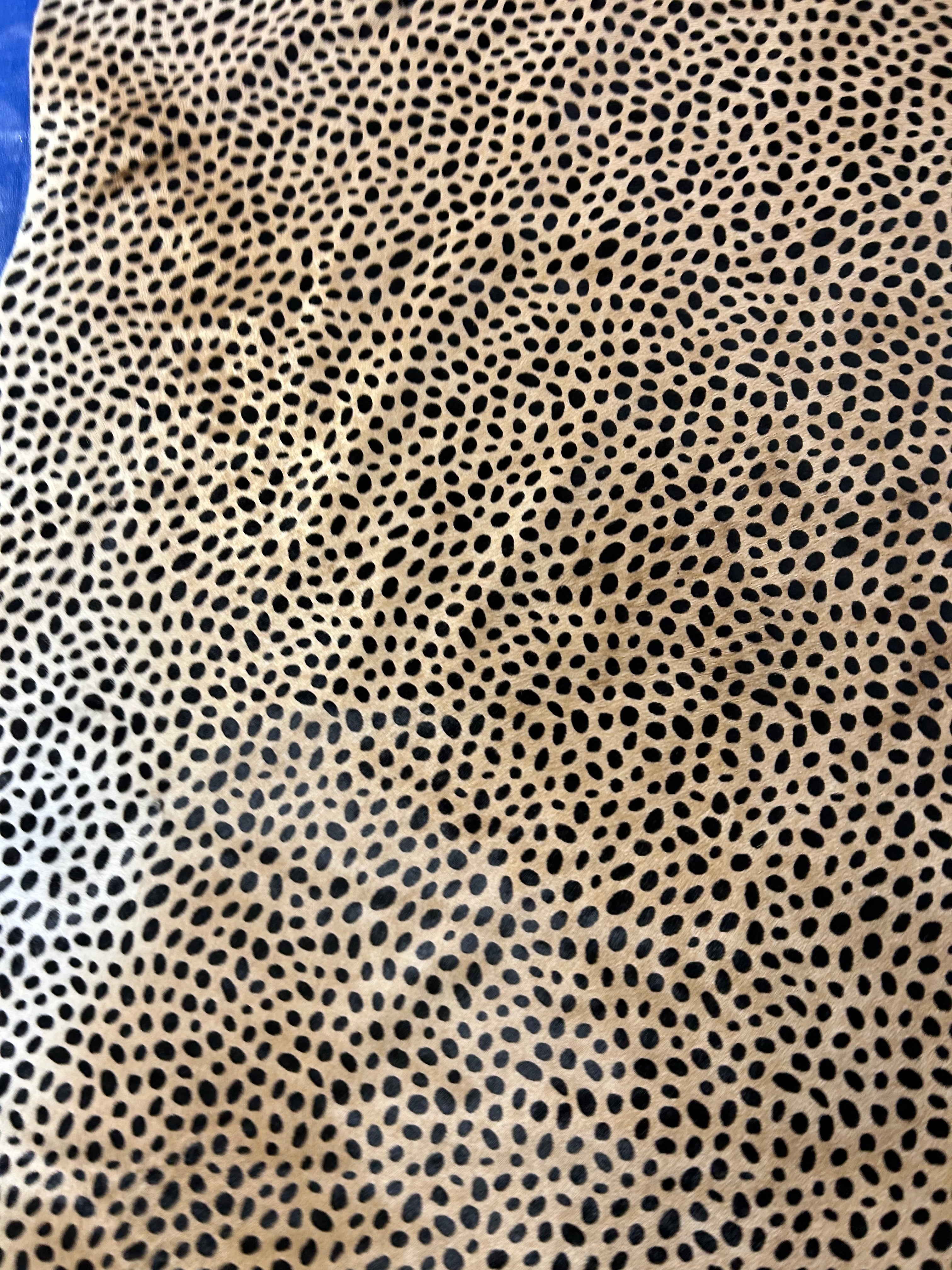 Cheetah Cowhide Rug (beige background/ Big size!) Size: 7.5x7 feet D-093