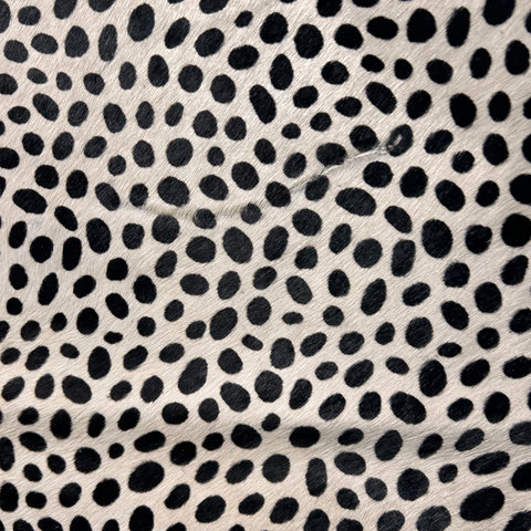 Cheetah Cowhide Rug (very light background/center has a light beige spot) Size: 7x6.2 feet D-599