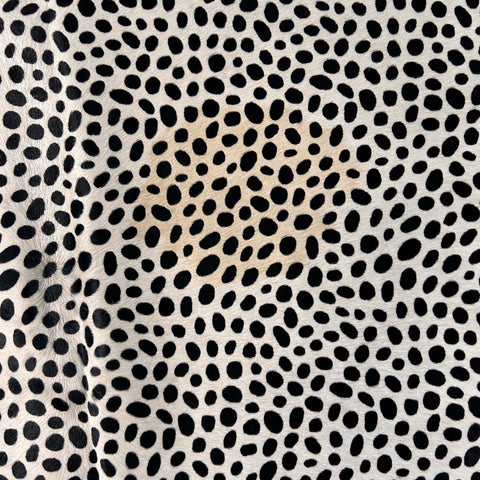 Cheetah Cowhide Rug (very light background/center has a light beige spot) Size: 7x6.2 feet D-599