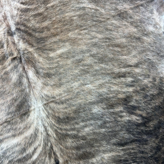 Medium Brindle Cowhide Rug (39 sq ft) Size: 7x6 feet Colombia-55
