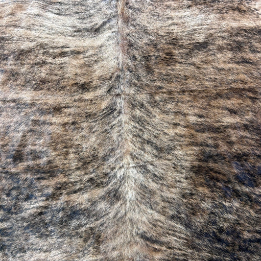 Medium Brindle White Belly Cowhide Rug (43 sq ft) Size: 7.7x7 feet Colombia-53