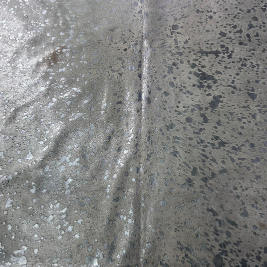 Silver Metallic Cowhide Rug (2 light beige spots) Size: 7x7 feet J-072