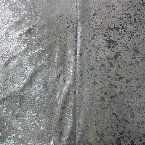 Silver Metallic Cowhide Rug (2 light beige spots) Size: 7x7 feet J-072