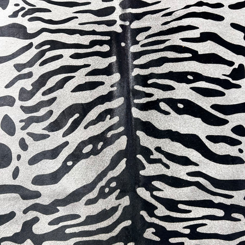 Grey Java Tiger Cowhide Rug (fire brand) Size: 6.2x6 feet Z-382