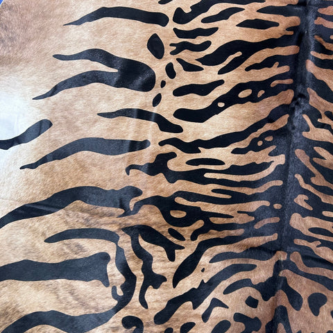 Siberean Tiger Print Cowhide Rug Size: 7.7x6.5 feet Z-189