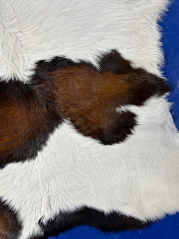 Tricolor Calf Skin Size: 37x35" D-139