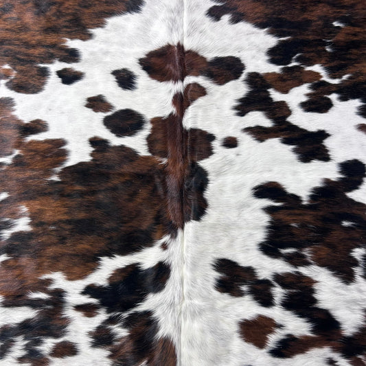 Tricolor Cowhide Rug (35 sq ft) Size: 7x6.5 feet Colombia-205