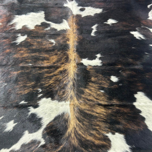 Tricolor Cowhide Rug (37.50 sq ft) Size: 7x6 feet Colombia-207