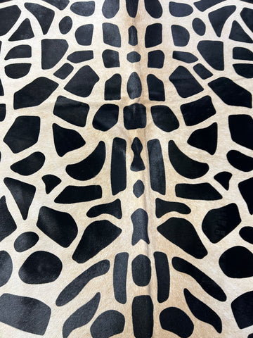 Giraffe Print Cowhide Rug Size: 7x5.2 feet D-203