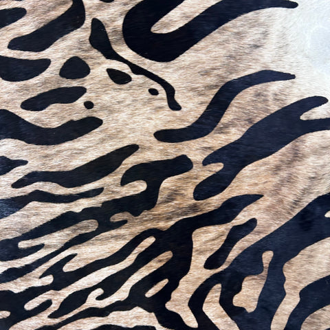 Medium to Light Brindle Tiger Print Cowhide Rug Size: 7.2x6.5 feet D-739