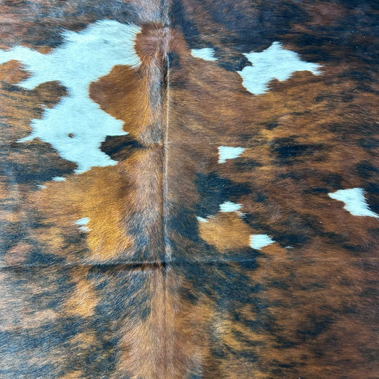 Tricolor Cowhide Rug (36 sq ft) Size: 7x6.5 feet Colombia-289