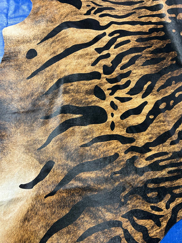 Siberian Tiger Print Cowhide Rug Size: 7x7 feet D-281