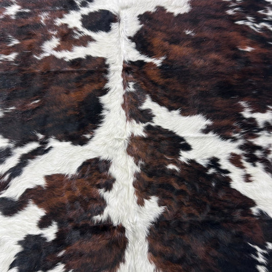 Tricolor Cowhide Rug (41.25 sq ft) Size: 7.5x7 feet Colombia-182