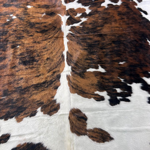 Tricolor Cowhide Rug (42.5 sq ft) Size: 8x6.5 feet Colombia-123