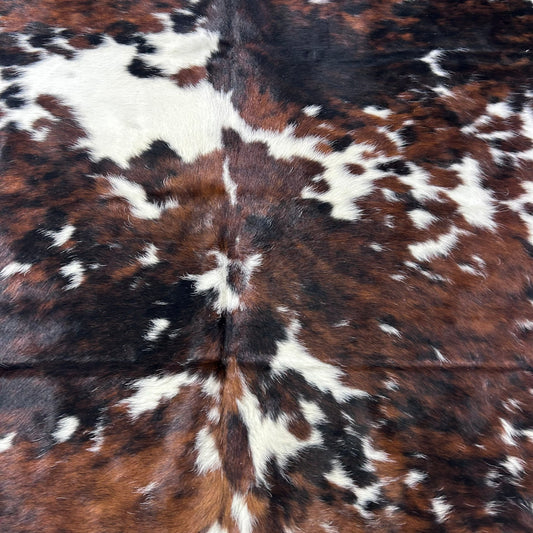 Tricolor Cowhide Rug (40.75 sq ft) Size: 7.5x7 feet Colombia-423