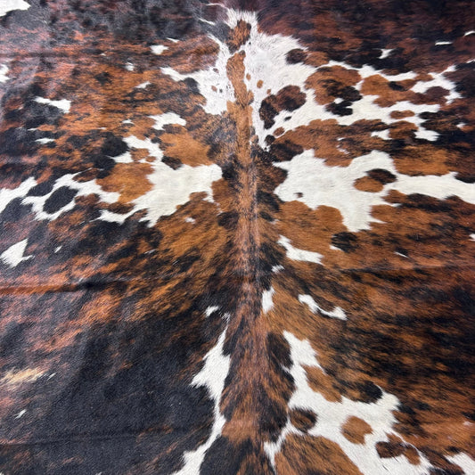 Tricolor Cowhide Rug (43.75 sq ft) Size: 7.5x7 feet Colombia-427