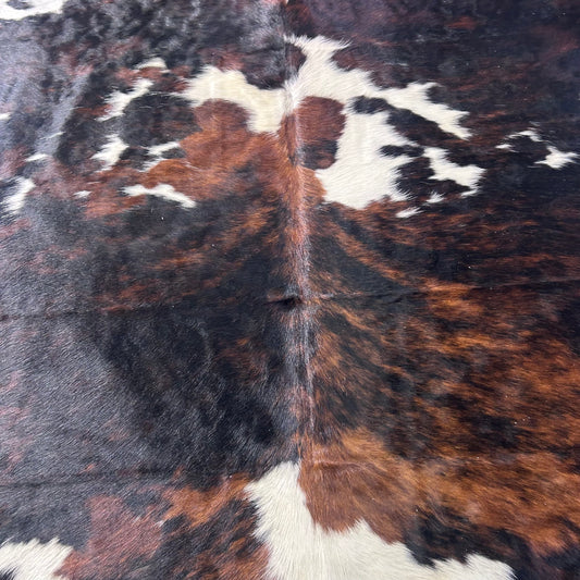 Tricolor Cowhide Rug (47.75 sq ft) Size: 8x7.5 feet Colombia-429