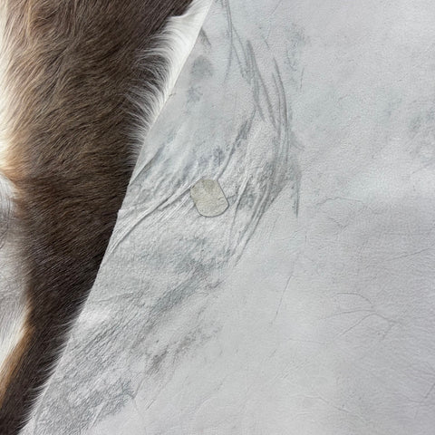 Juvenile Blesbok Skin - Deer Leather Rug Deer skin for wallets, hand bags, deer floor rug - Blesbok Hide Young Blesbok Skin D-985