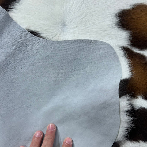 Tricolor Spotted Calf Skin Size: 35x28" X-004