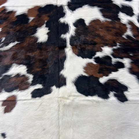 Tricolor Cowhide Cowhide Rug (38 sq ft) Size: 7x7 feet Colombia-109