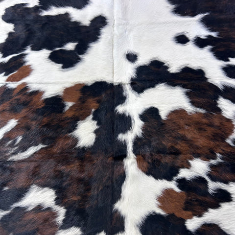 Tricolor Cowhide Cowhide Rug (38 sq ft) Size: 7x7 feet Colombia-109