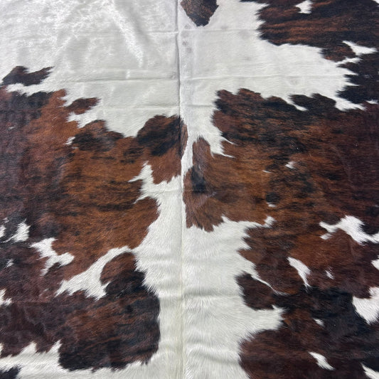 Tricolor Cowhide Rug (50 sq ft) Size: 8.2x7.2 feet Colombia-17A
